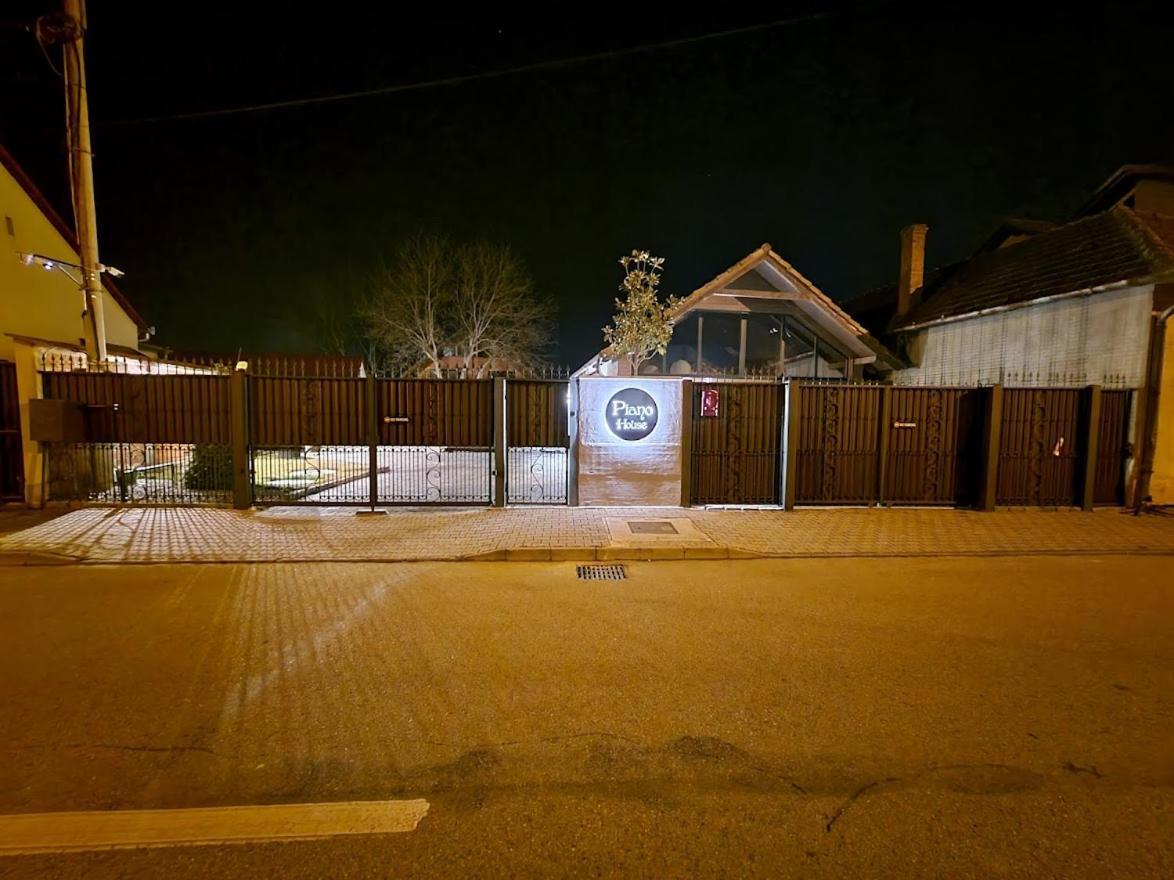 Apartament Travel La Casa Piano House,Cu Parcare Alba Iulia Exterior foto
